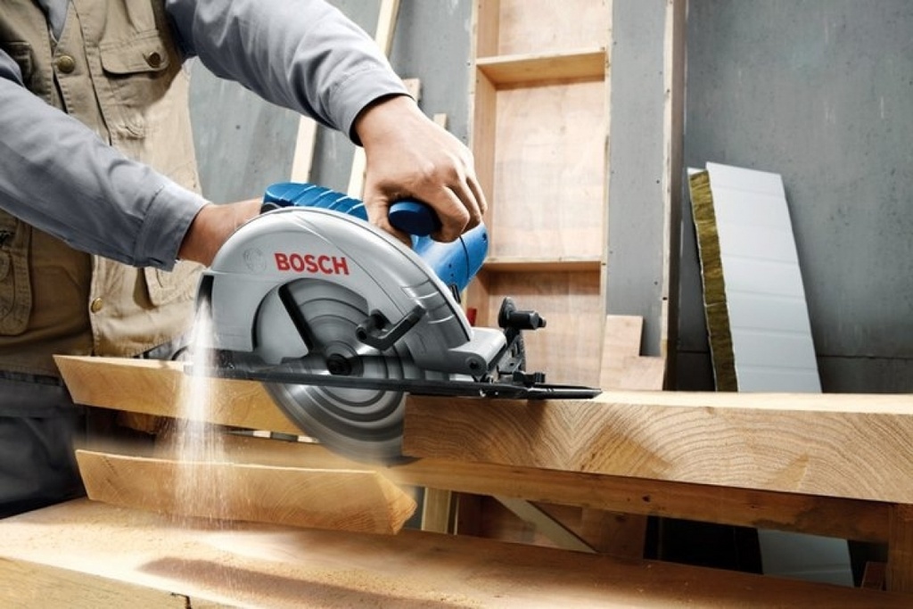 BOSCH - Circular Saw 2050w - GKS 9